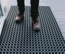 Covoras de stergere din cauciuc natural negru 750x1000 mm